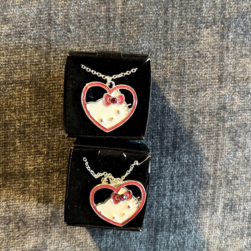Sanrio 2014 Avon Hello Kitty Sweetheart Necklace Collier D’amour lot of 2